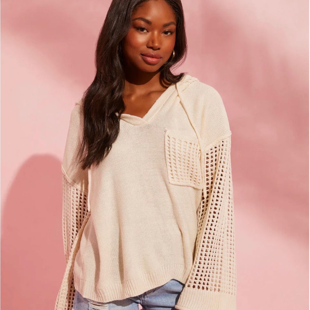 NWT VICI Boutique Hooded V-neck Pullover Sweater